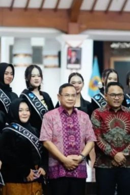 Bupati Sudewo Buka Pentas Seni Penutup 2025, Apresiasi Potensi Seniman Muda Pati